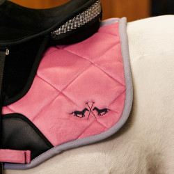 Tapis de selle HV Polo Sasha Dressage Pensez rose