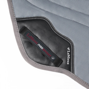 LeMieux Ultra Mesh Close Contact Square zadeldek LeMieux Ultra Mesh Close Contact Square zadeldek
