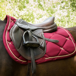 Tapis de Selle Dressage Night Collection Back On Track Rouge