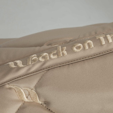 Zadeldek Dressuur Night Collection Back On Track Champagne Beige Zadeldek Dressuur Night Collection Back On Track Champagne Beige