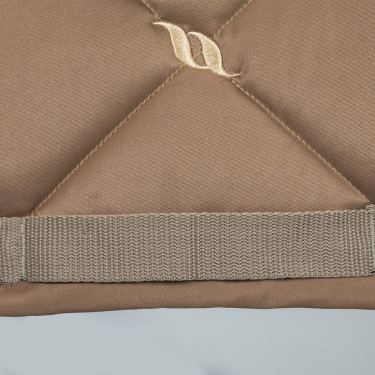 Zadeldek Dressuur Night Collection Back On Track Nougat Bruin Zadeldek Dressuur Night Collection Back On Track Nougat Bruin