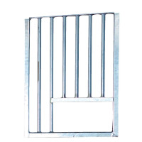 Vast raam met traliewerk en...