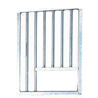 Vast raam met traliewerk en...