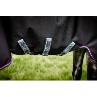 Couverture Horseware Rambo Supreme Turnout Vari-layer 1680D 250g Marine / bordeaux Bleu Couverture Horseware Rambo Supreme Turnout Vari-layer 1680D 250g Marine / bordeaux Bleu