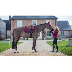 Tapis LeMieux EuroJump Soft Shell antidérapant Bordeaux Tapis LeMieux EuroJump Soft Shell antidérapant Bordeaux